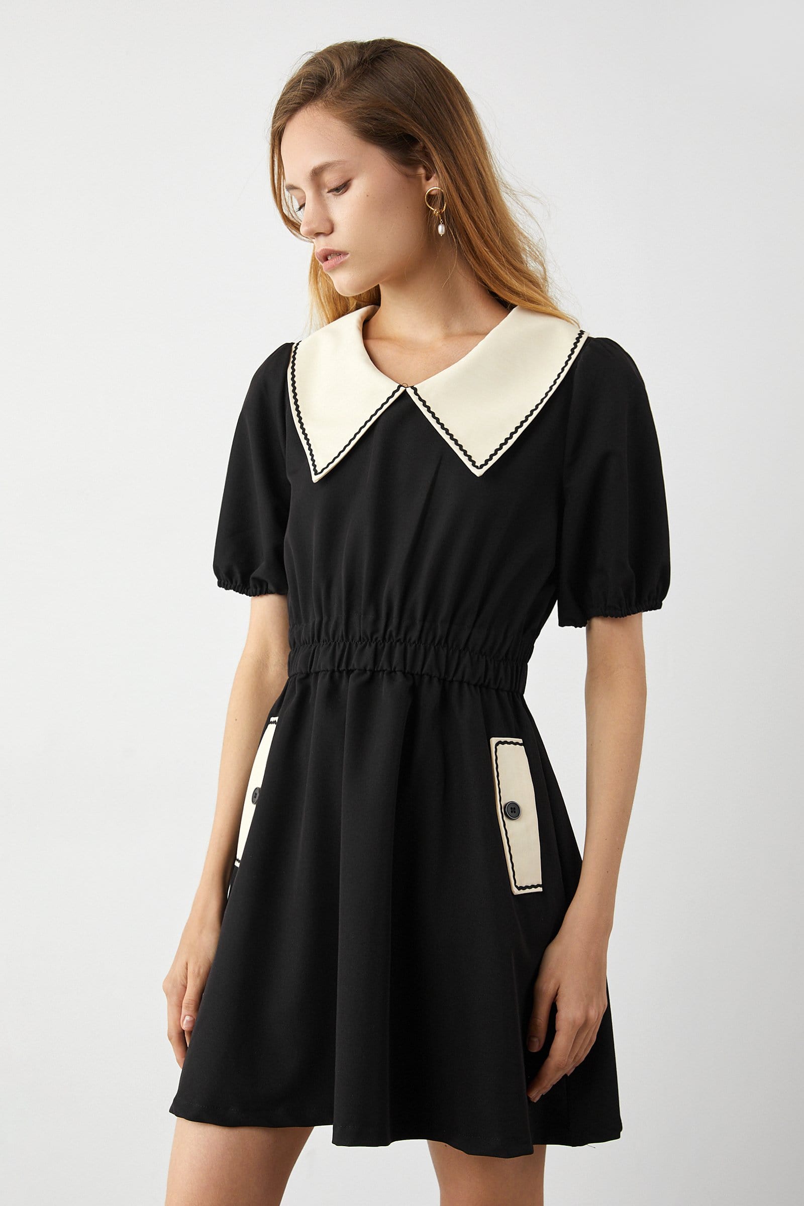 Contrast Scalloped Collar Puff Sleeve Patch Pocket Fit and Flare Mini Dress