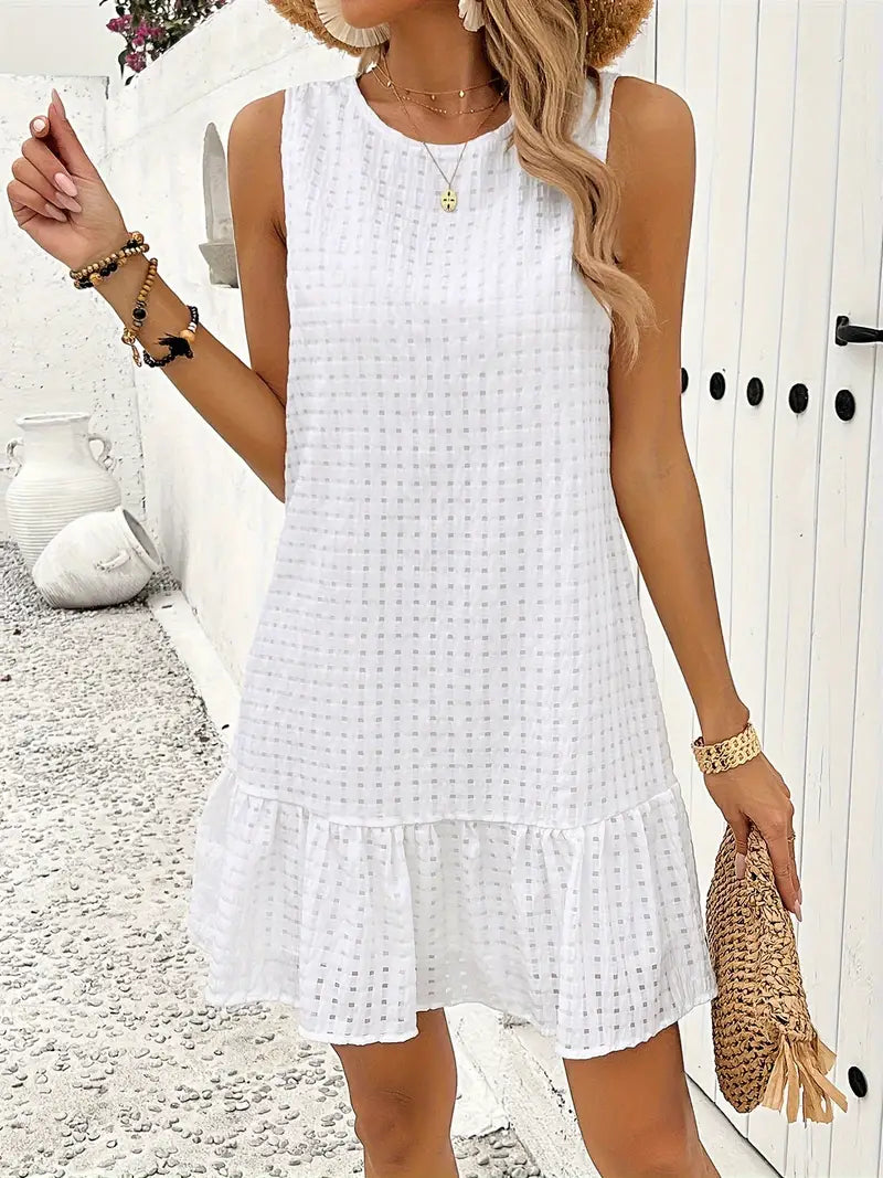 Zenda Aesthetic , Timeless Dress with a Round Neckline Designer Edit