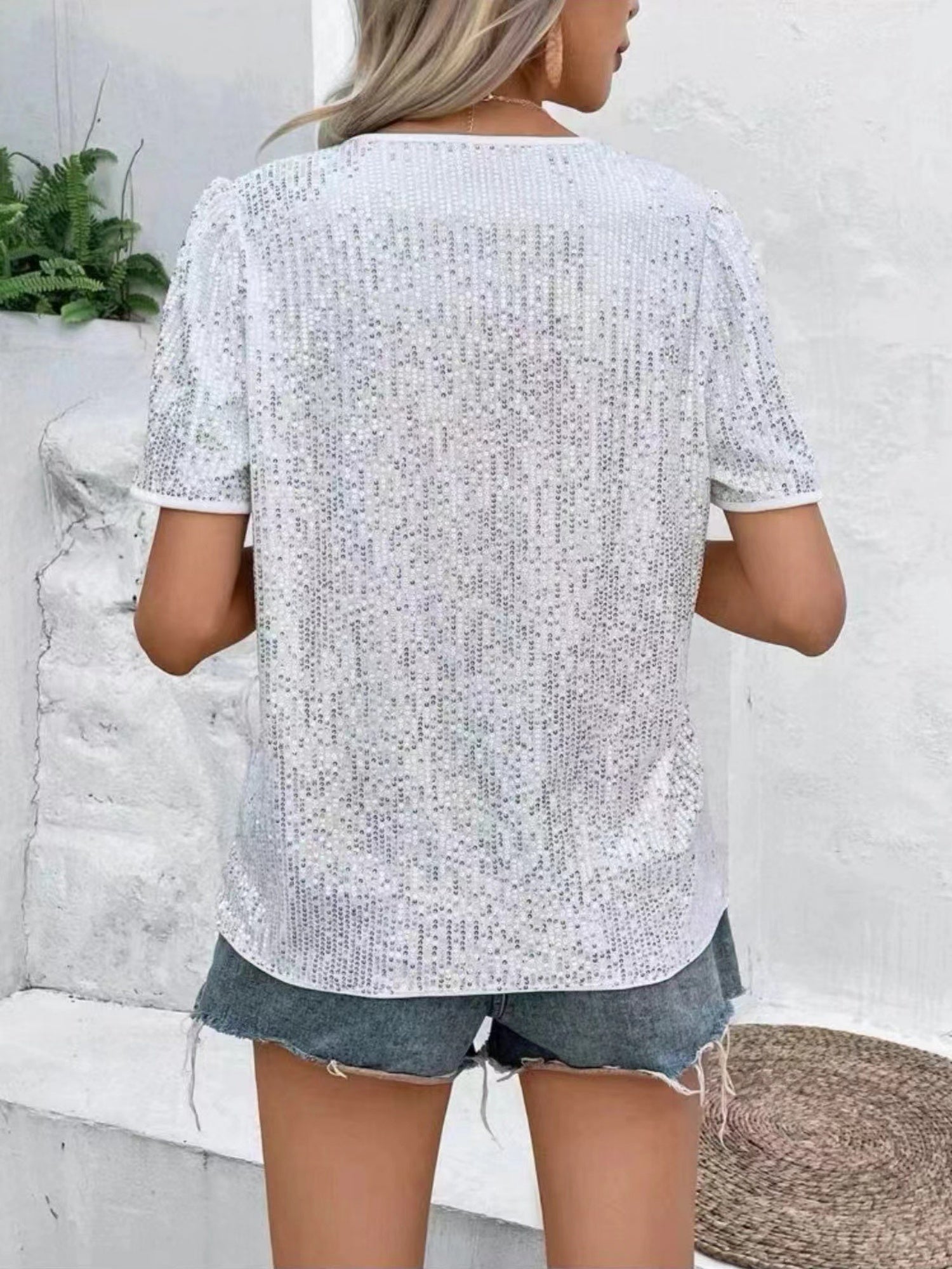 Sequins V-neck Short Sleeve T-shirt