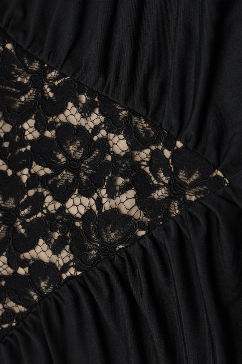 Halter Lace Collar Floral Lace Panel Ruched Bodycon Maxi Dress