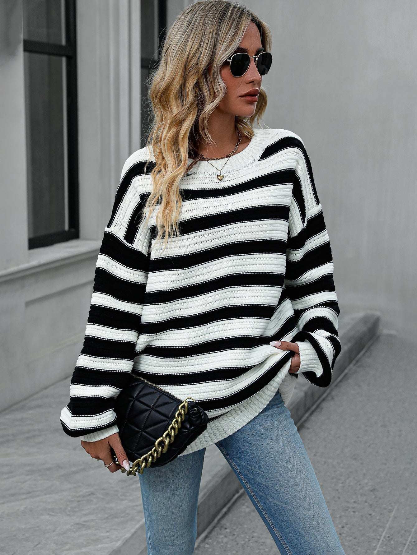 Knitted Crew Neck Pullover Sweater