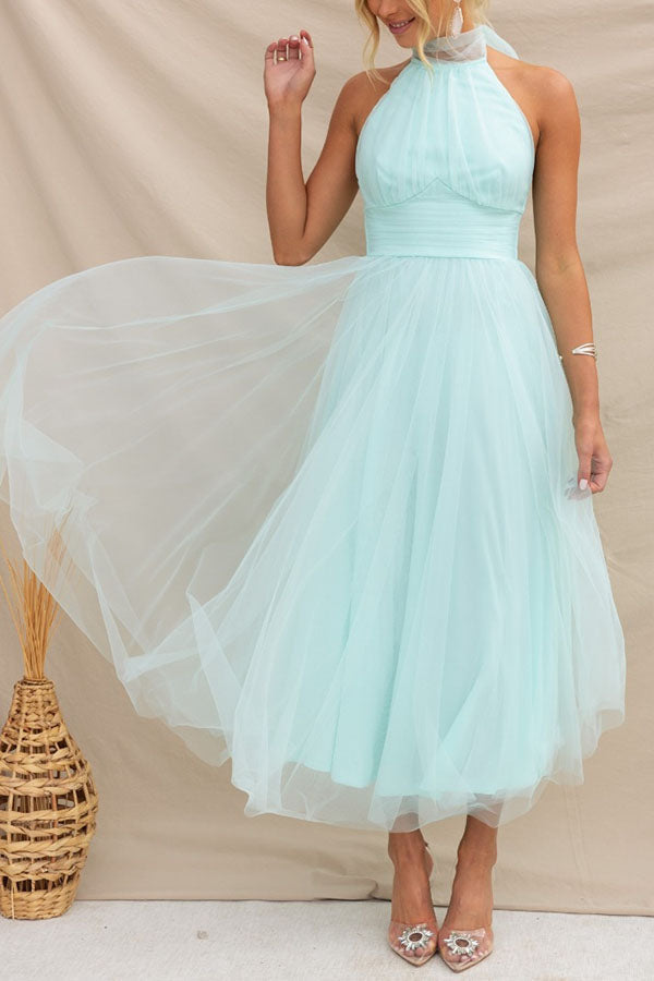 Gwendolen Minimalist Chic Women's Dress Silhouette Collection
