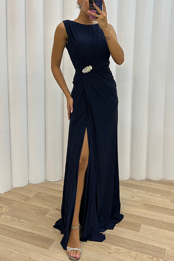 Sleeveless Boat Neck Pleated Crystal Brooch Waist High Slit Maxi Gown