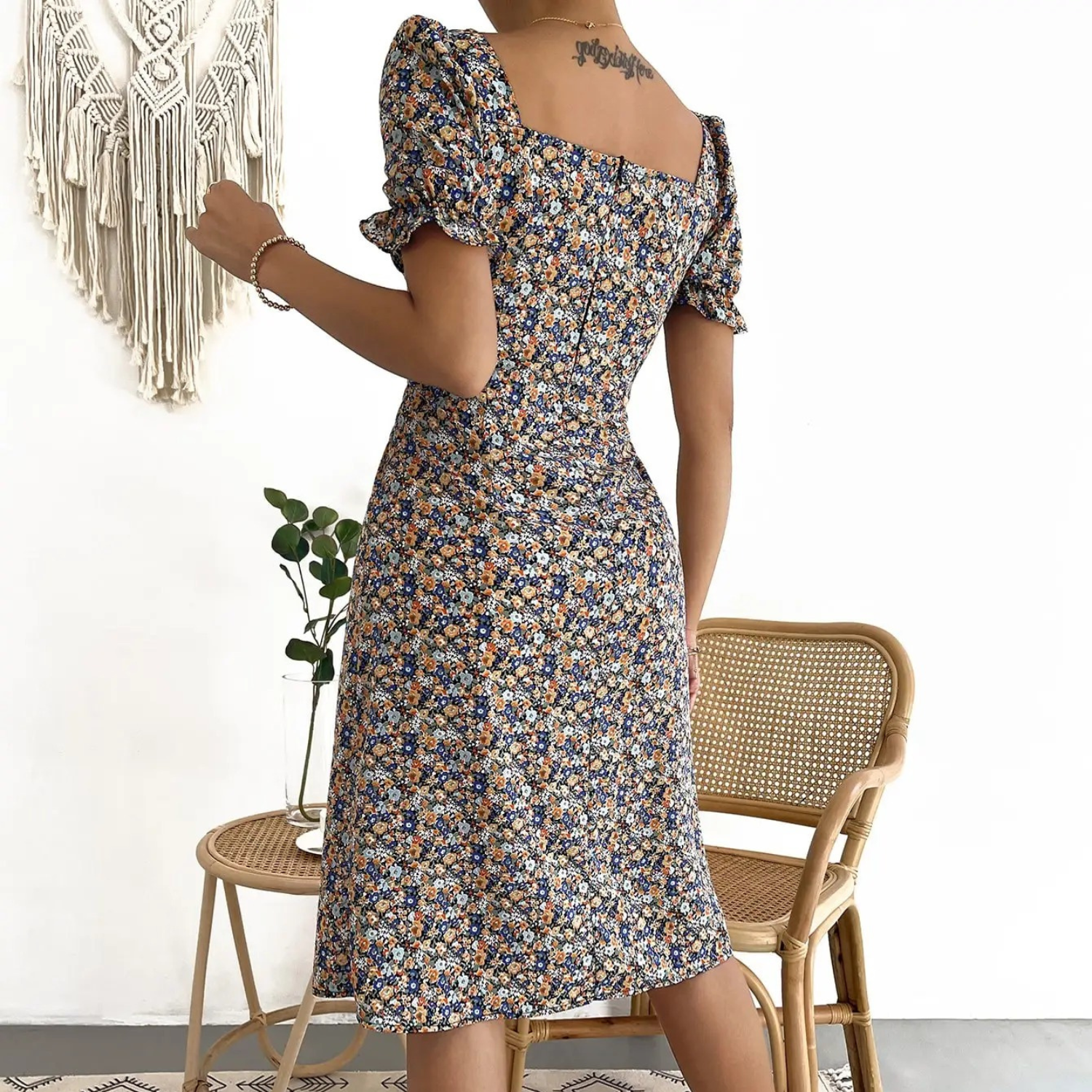 Catalina Minimalist Summer Dress with Floral Print Chic Silhouette Collection