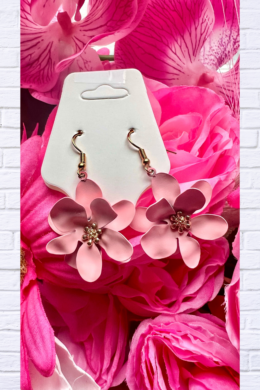 Dusty Pink Flower Earrings _ Feminine Charm with a Soft Touch