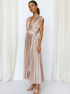 Solid Color V-neck Sleeveless Midi Dresses