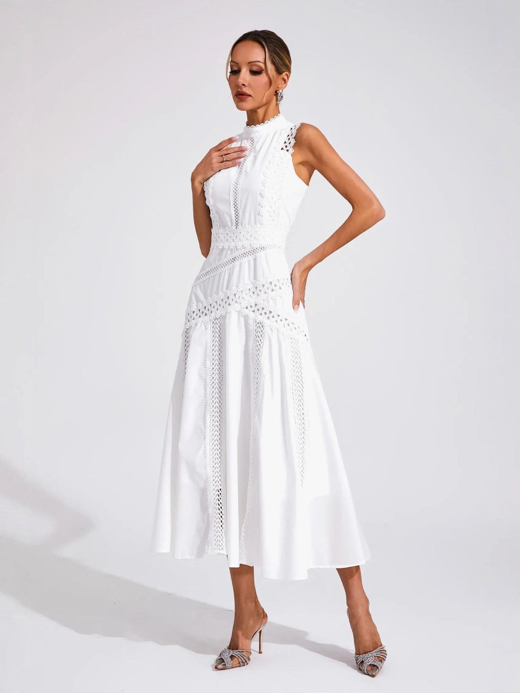 Sleeveless Elegant Long Lace-trimmed Dress