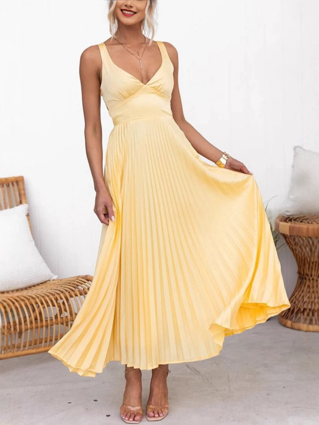 Crimp V-neck Backless Maxi Dresses