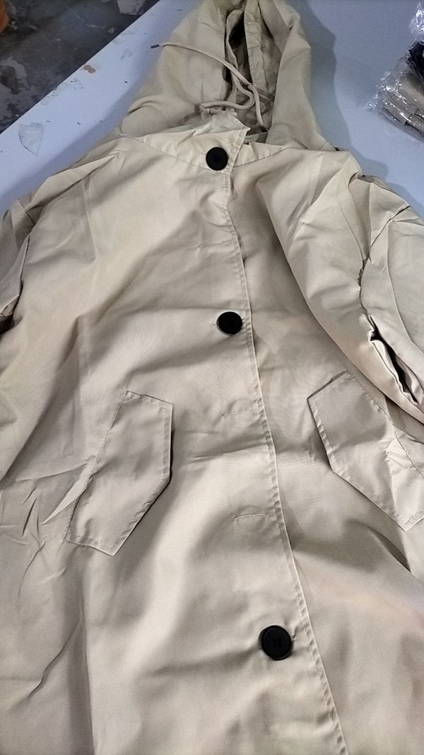 | Windproof and waterproof trench coat
