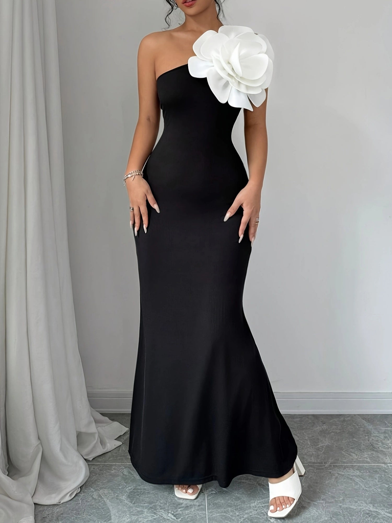 Flowers Color-blocked Waist-cinching And Hip-hugging Maxi Dresses