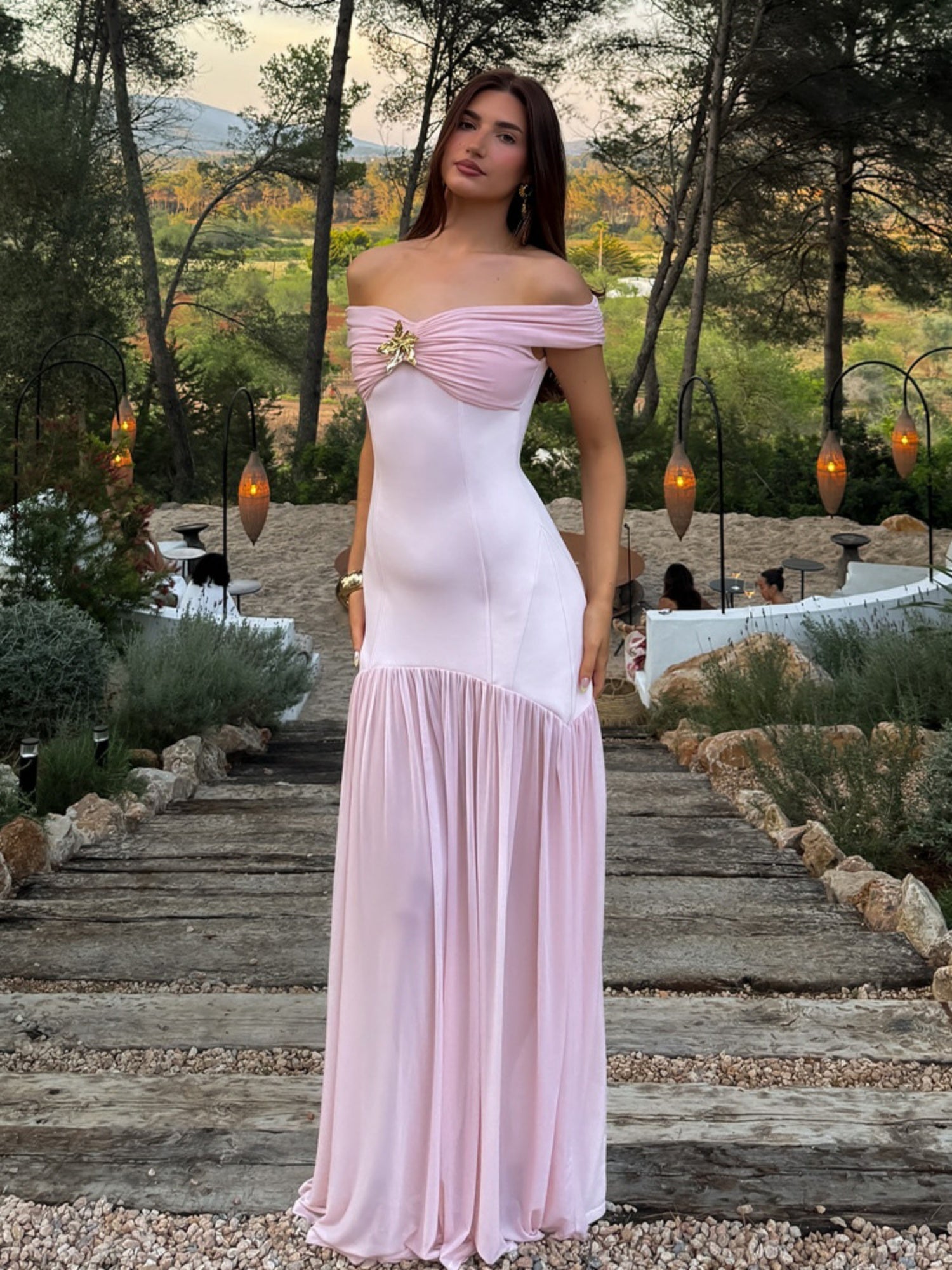 Mesh Splicing Off-shoulder Pleated Backless Maxi Dresses