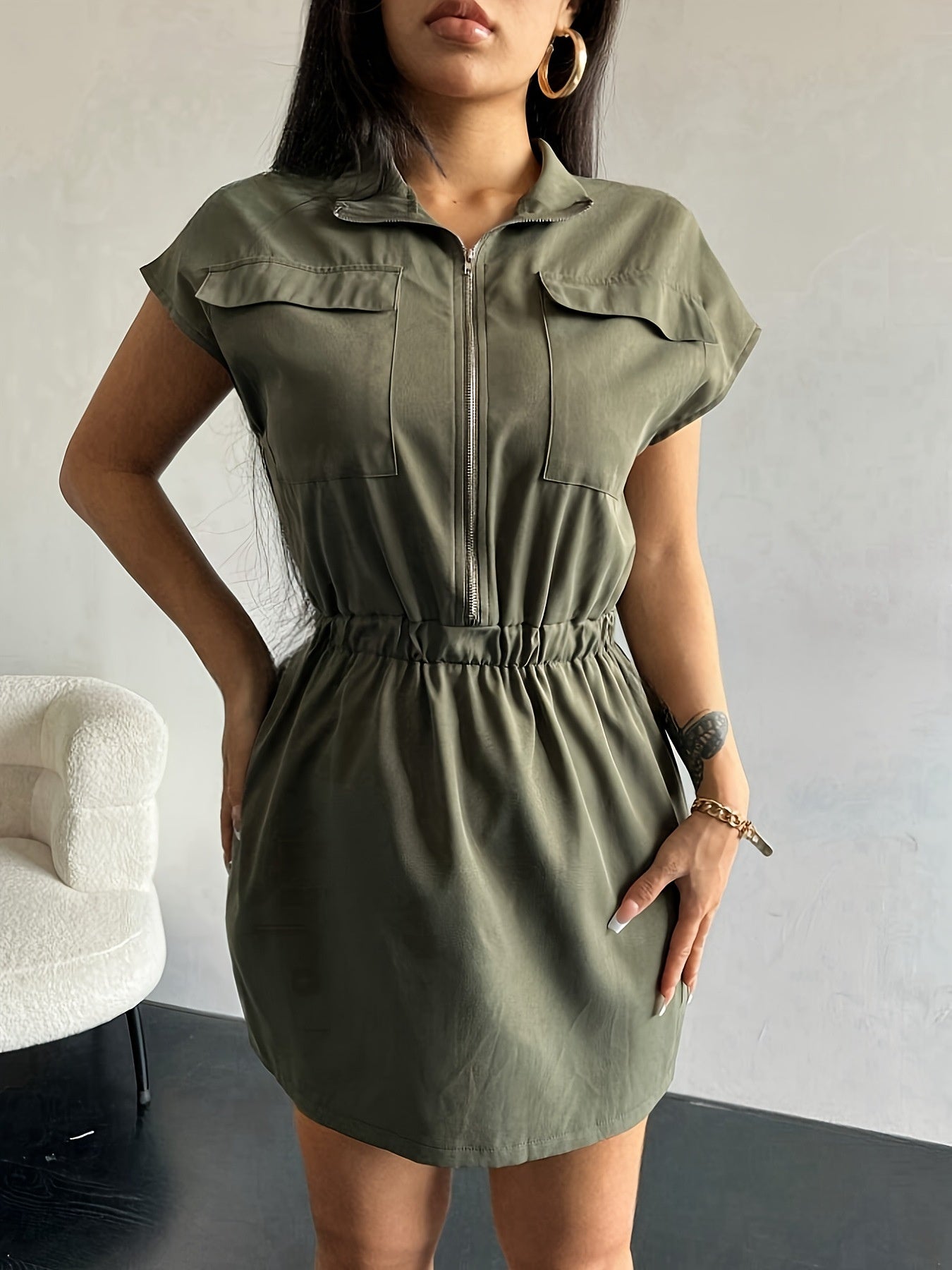 Workwear Style Shirt With A Fitted Waist And Slimming Short-sleeved Dress