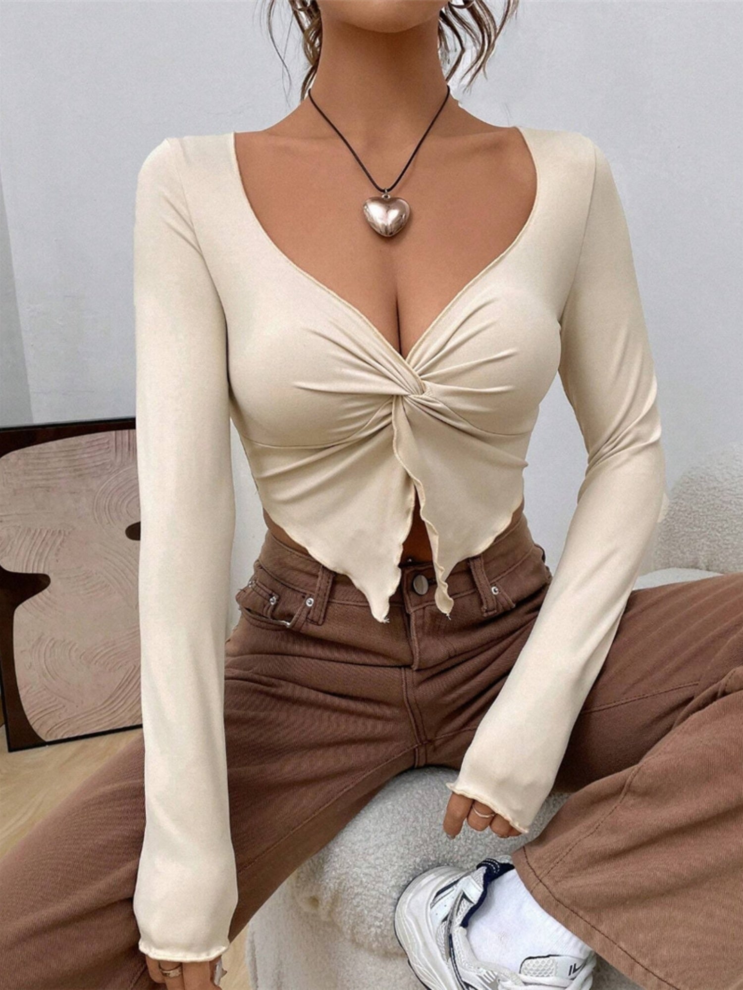 Knot V-neck Long-sleeved T-shirt