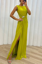 Sleeveless Boat Neck Pleated Crystal Brooch Waist High Slit Maxi Gown