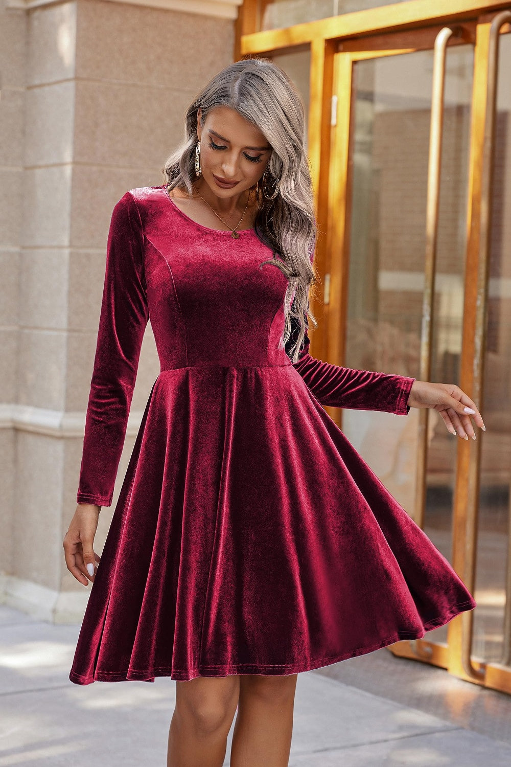 Yasmin Aesthetic Knee Length Dress with a Round Neckline and Long Sleeves Premium Wardrobe Essential