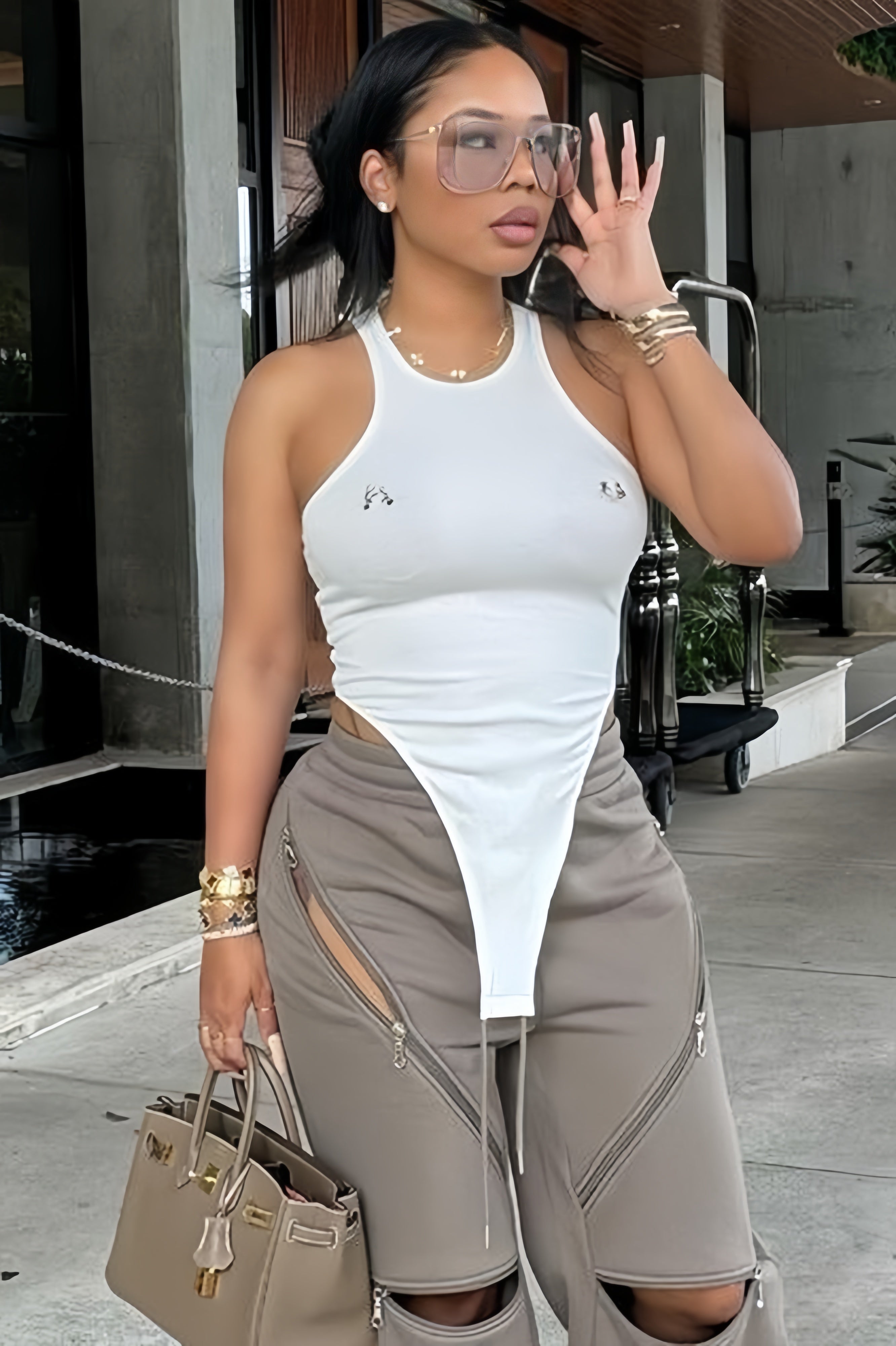 Sexy Crew Neck Cutout 3D Embellished Slim Bodysuit