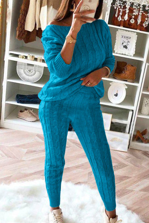 Crewneck Long Sleeve Sweater and Slim Fit Pants Solid Set