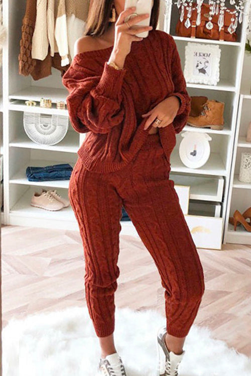 Crewneck Long Sleeve Sweater and Slim Fit Pants Solid Set