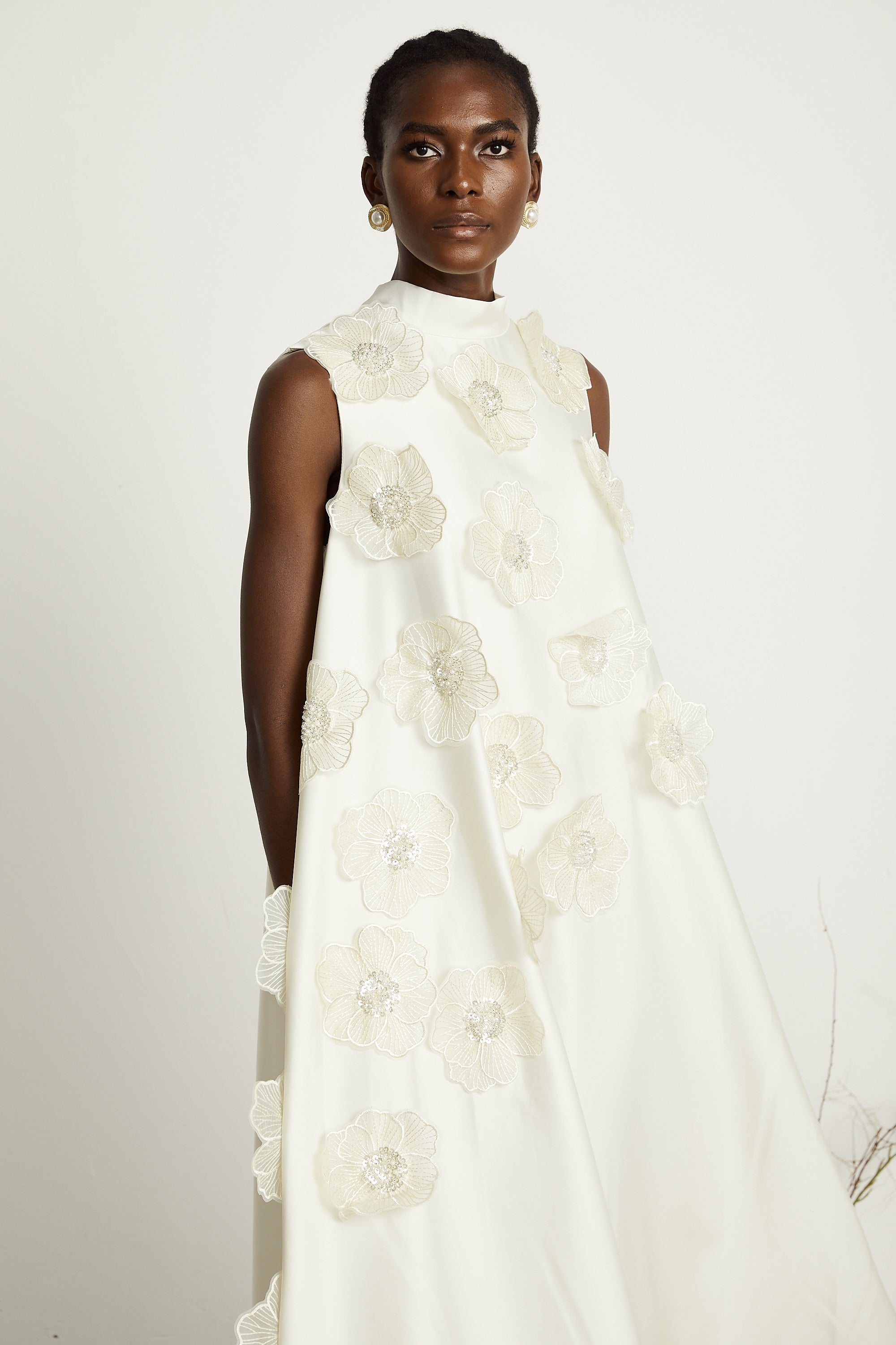 _milie sleeveless floral-applique midi dress in White