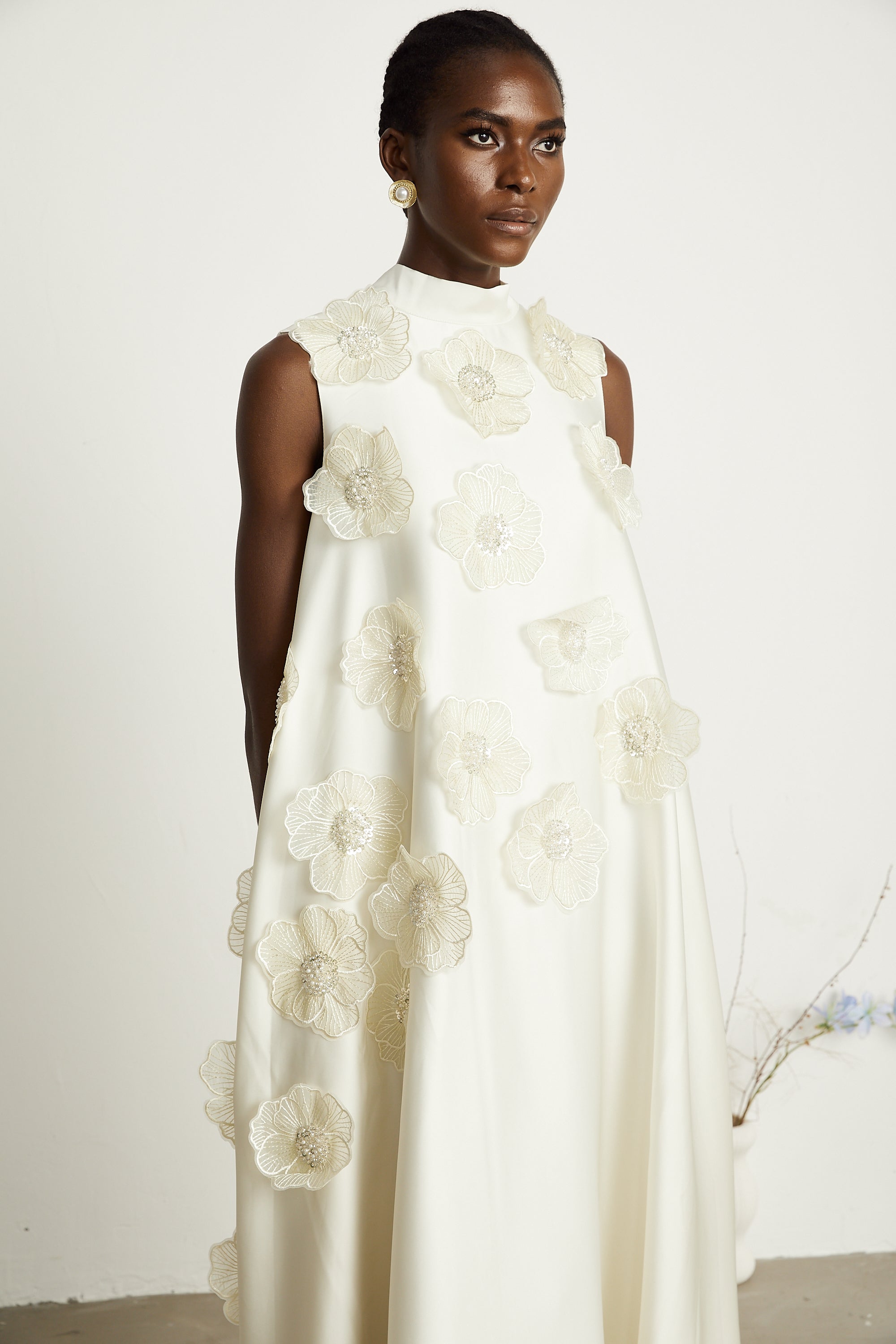 _milie sleeveless floral-applique midi dress in White