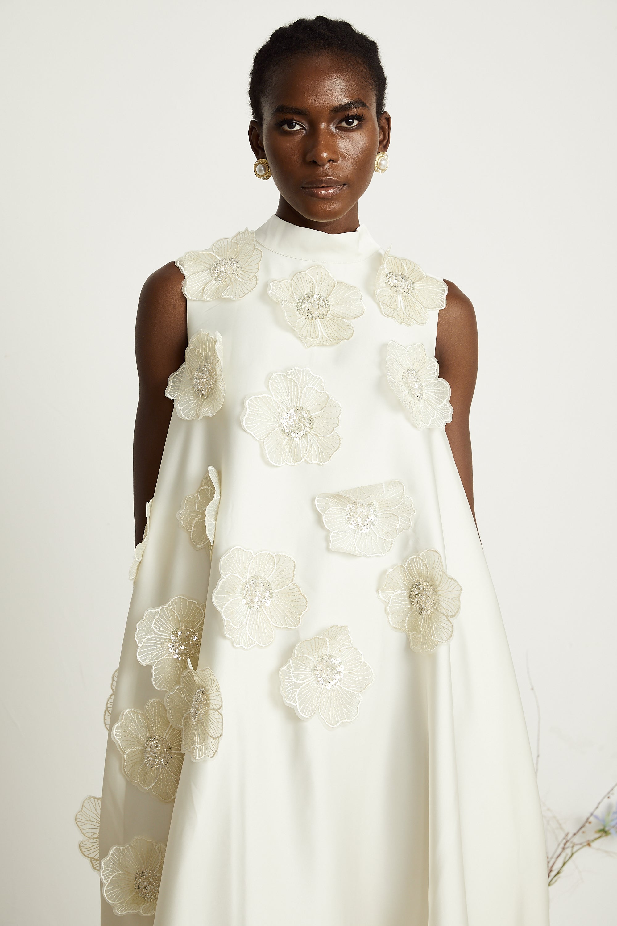 _milie sleeveless floral-applique midi dress in White