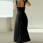 Querida Chic Dress with Square Neckline Premium Wardrobe Essential