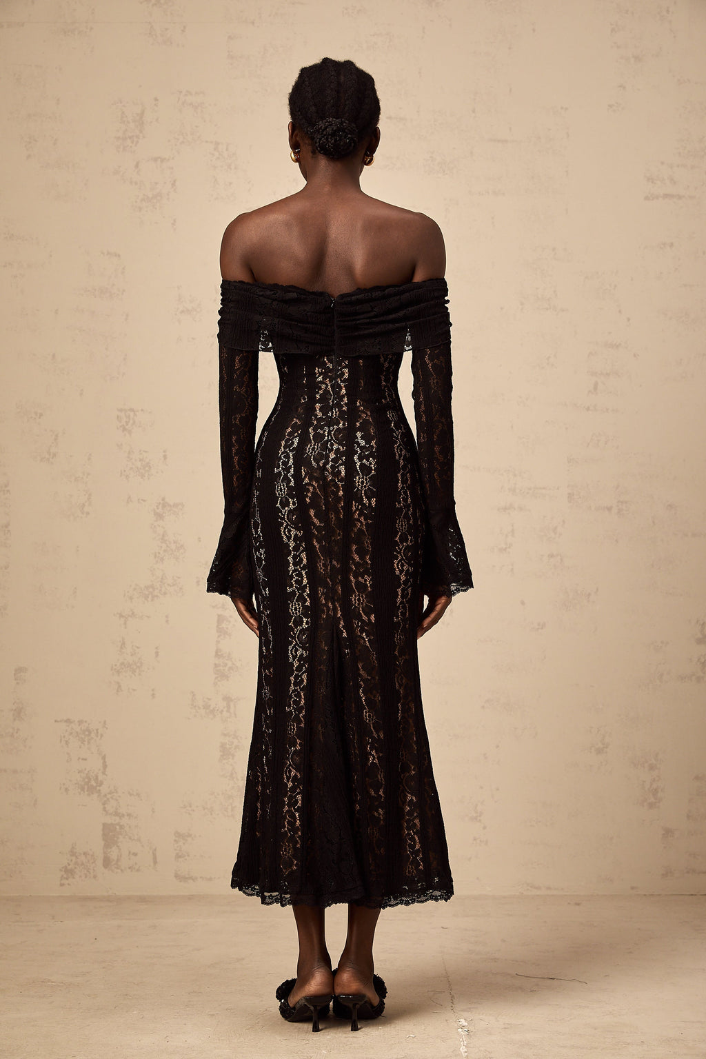 _meline floral lace flared-cuff midi dress in Black
