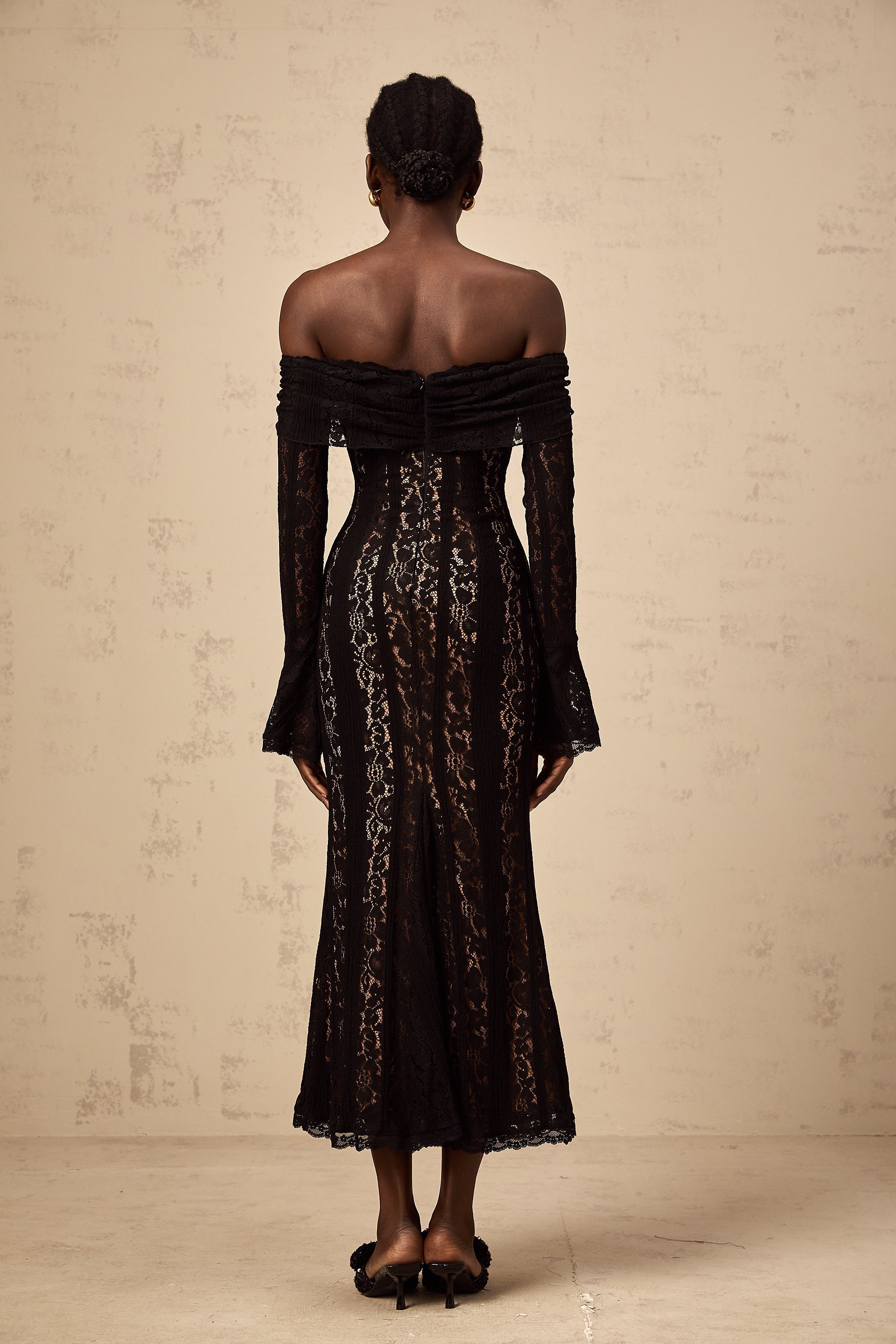_meline floral lace flared-cuff midi dress in Black
