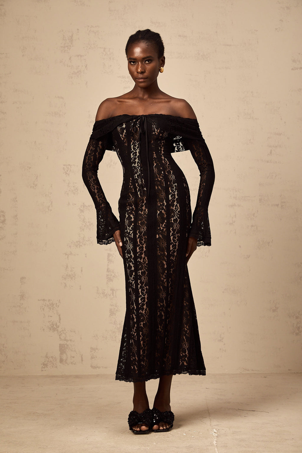 _meline floral lace flared-cuff midi dress in Black