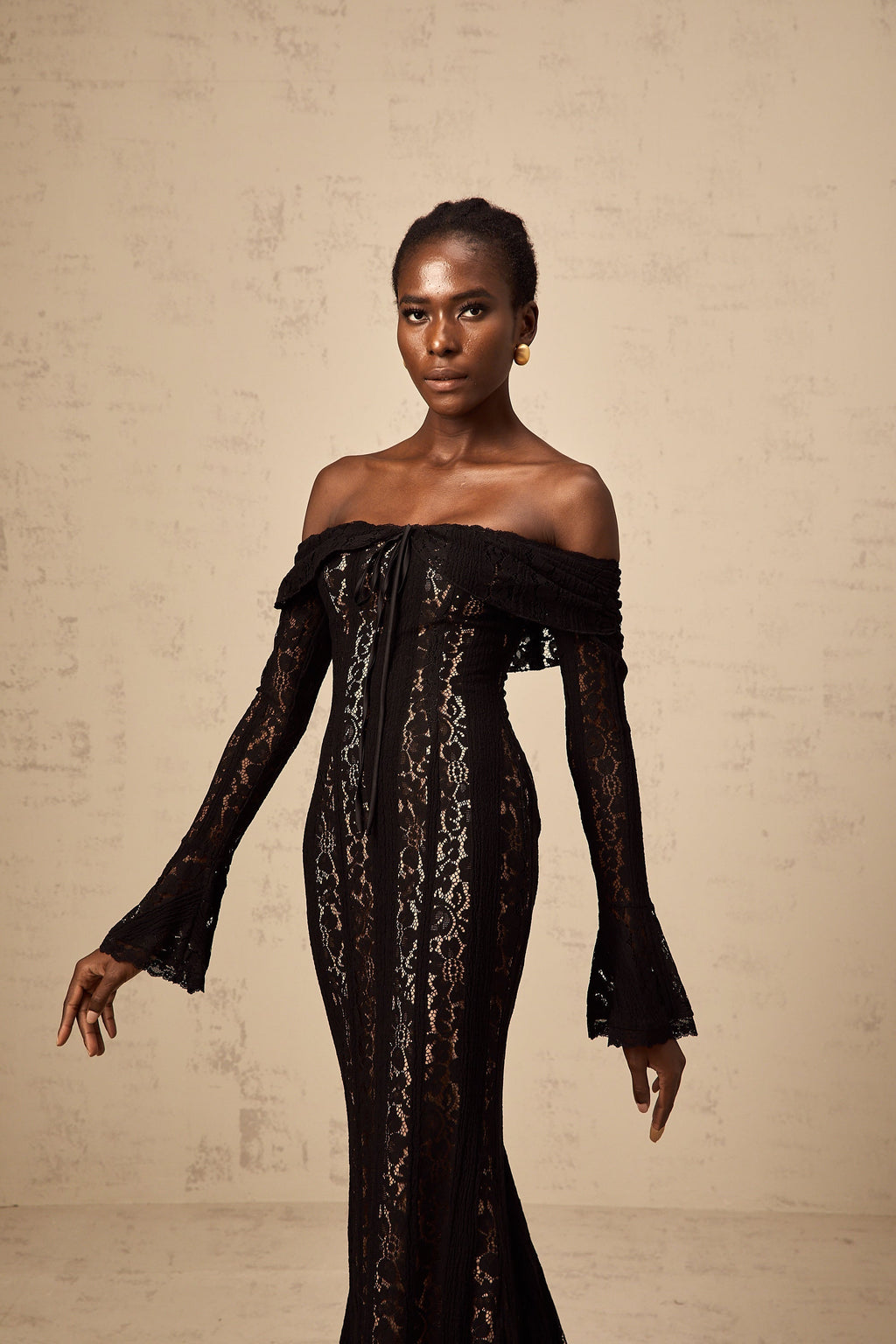 _meline floral lace flared-cuff midi dress in Black