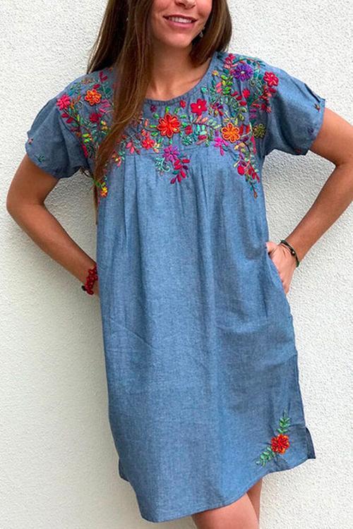 Side Split Pockets Floral Embroidered Dress