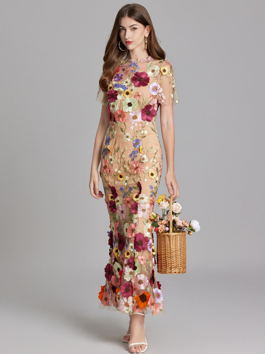 Embroidered 3D Floral Fitted Waist Short-sleeved Long Dress