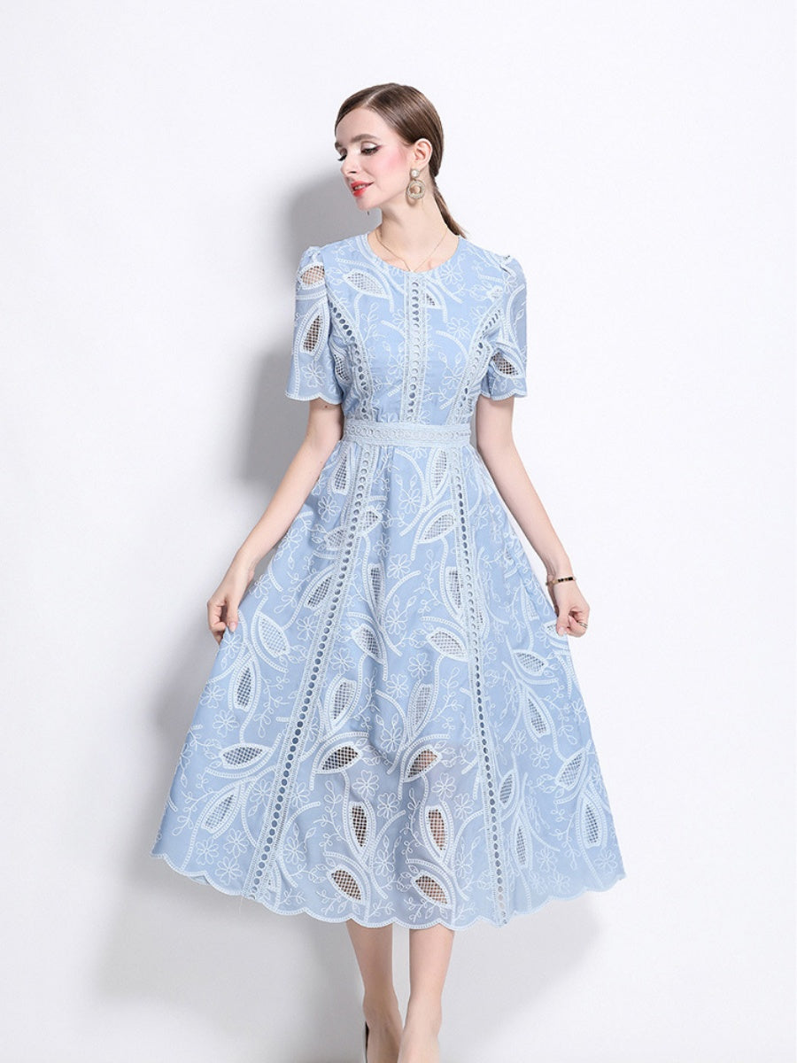 Retro Heavy-duty Hollowed-out Embroidered Round Neck Waist-cinching Short-sleeved Dress