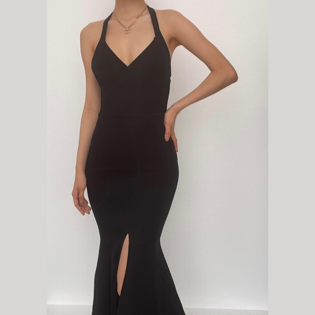 Sleeveless solid v neck backless ruffle midi dress