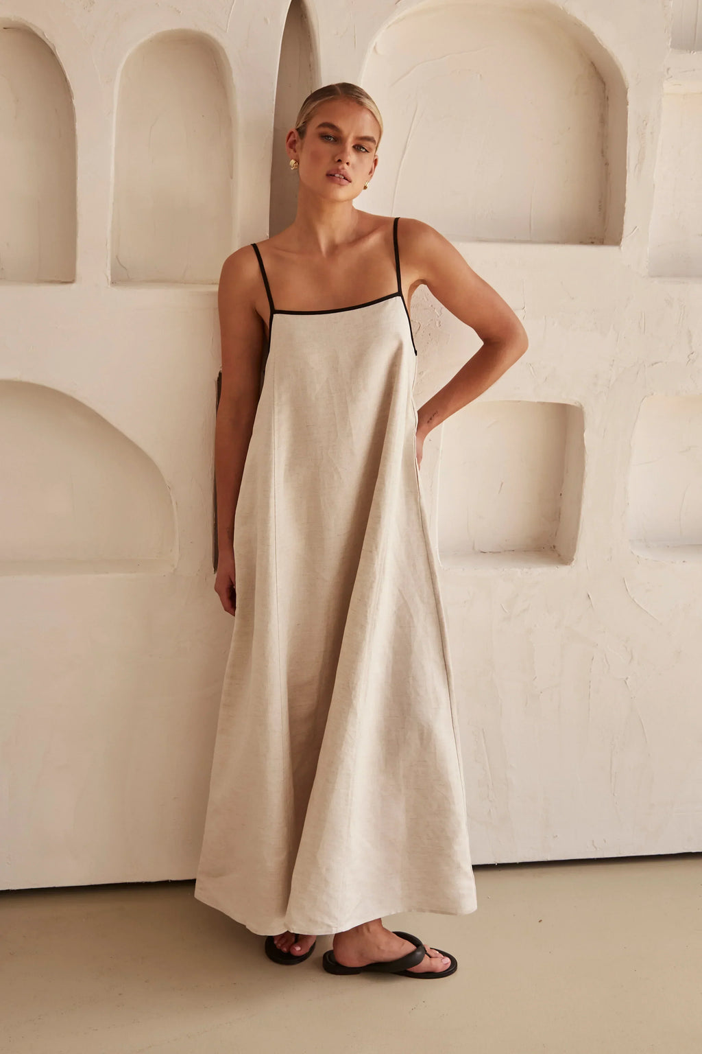 Samanta Minimalist Maxi Dress Chic Silhouette Collection