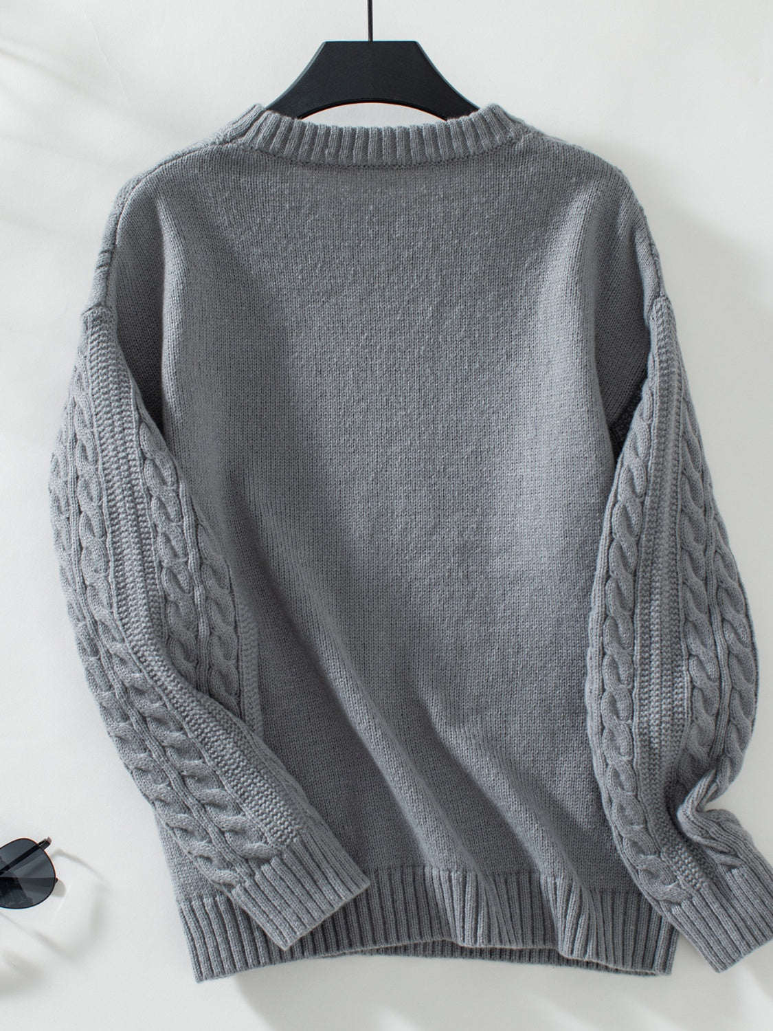 | Long-sleeved cable-knit sweater, crew neck