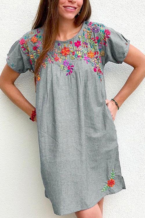 Side Split Pockets Floral Embroidered Dress