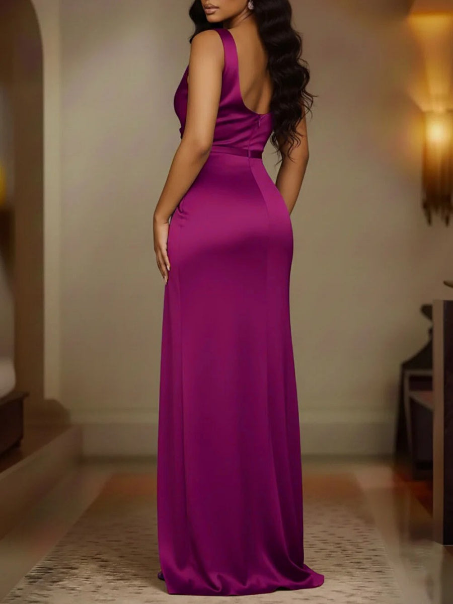 Long Sleeveless Satin Dress With Slits And Pleats At The Hem