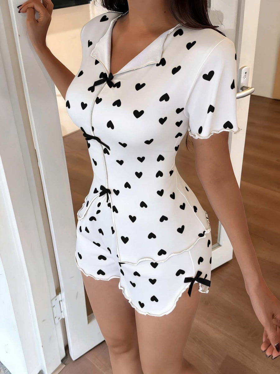 Heart-print Collared Short-sleeved Shirt And Shorts With Bow Tie - A Loungewear Set That Can Be Worn As Outerwear.