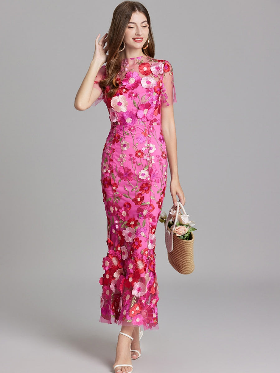 Embroidered 3D Floral Fitted Waist Short-sleeved Long Dress