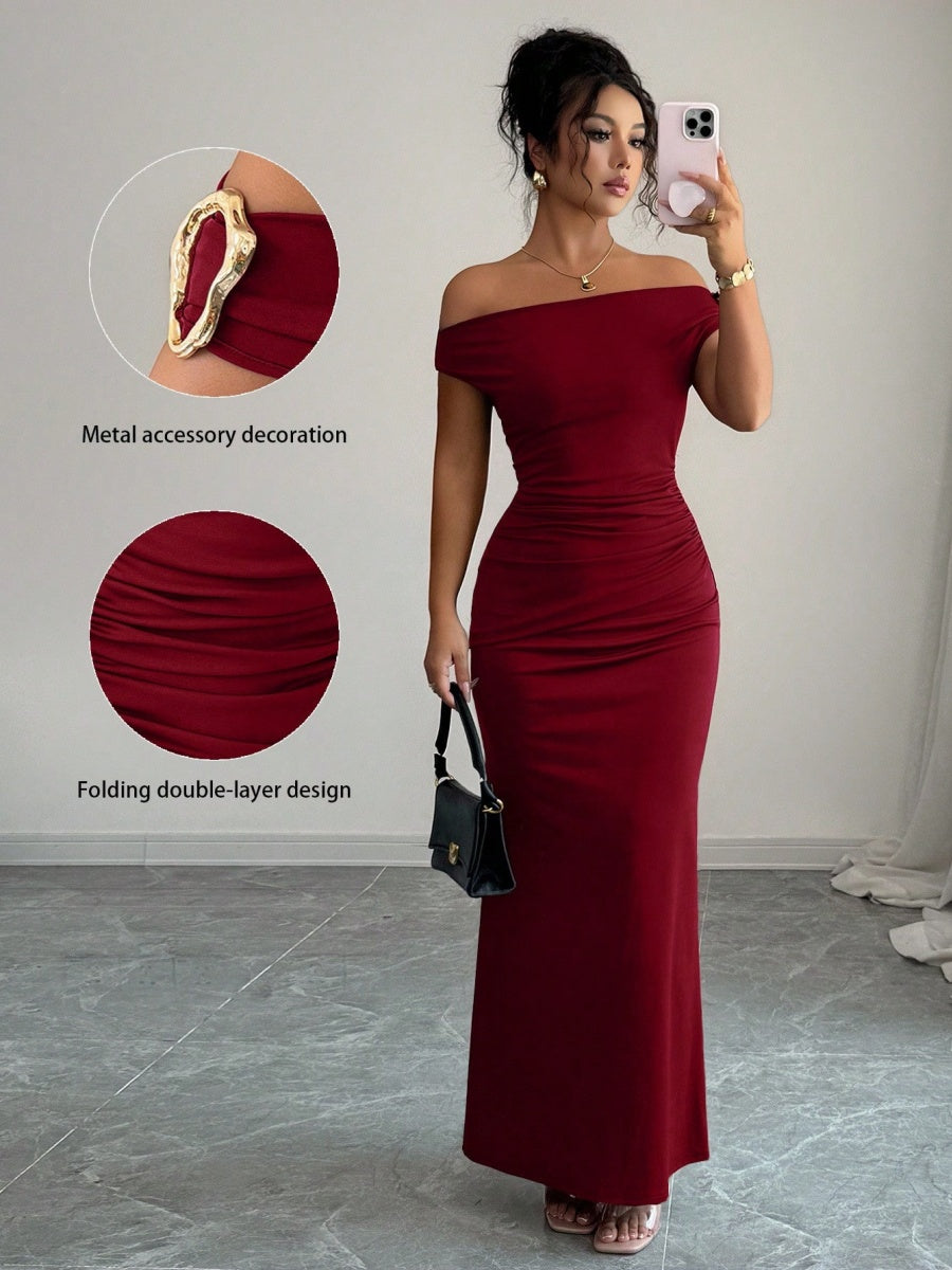 Off-shoulder Off Shoulder Pleated Metal Buckle Maxi Dresses