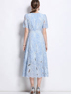 Retro Heavy-duty Hollowed-out Embroidered Round Neck Waist-cinching Short-sleeved Dress