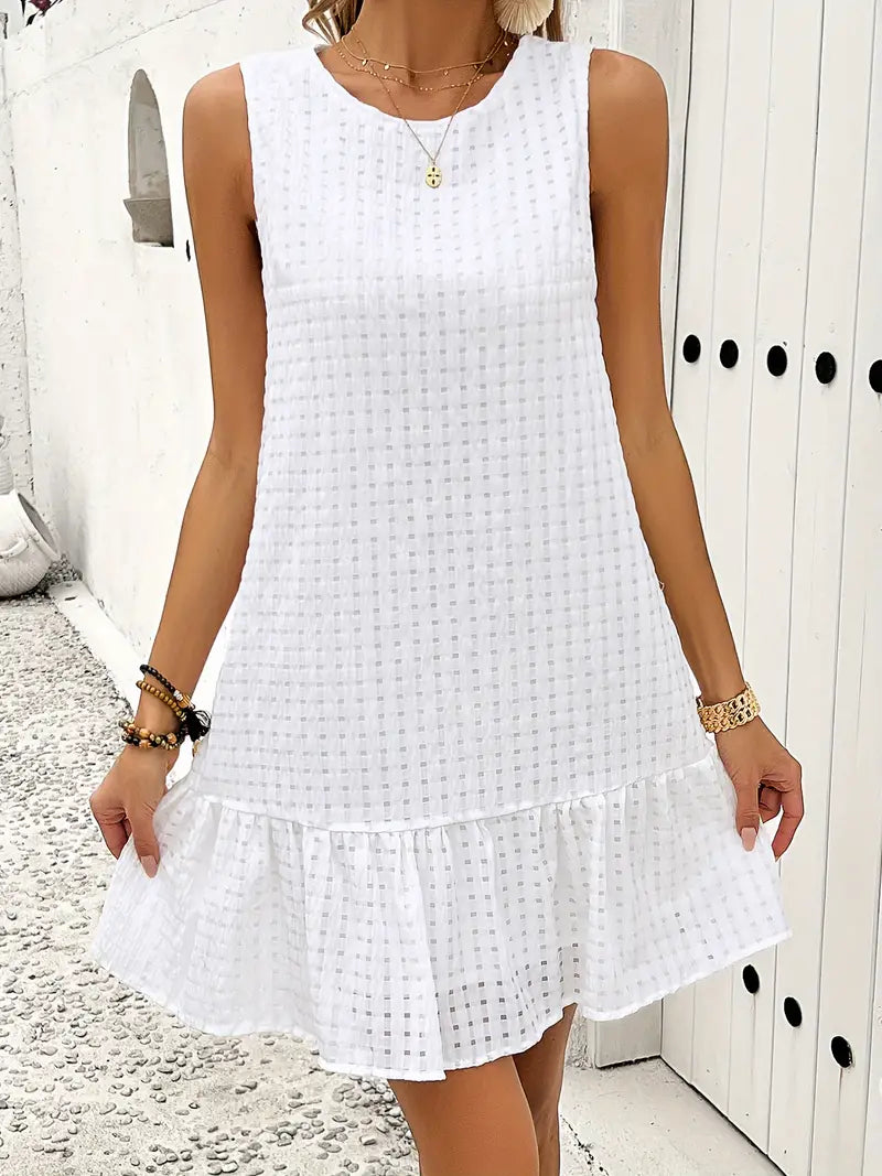 Zenda Aesthetic , Timeless Dress with a Round Neckline Designer Edit