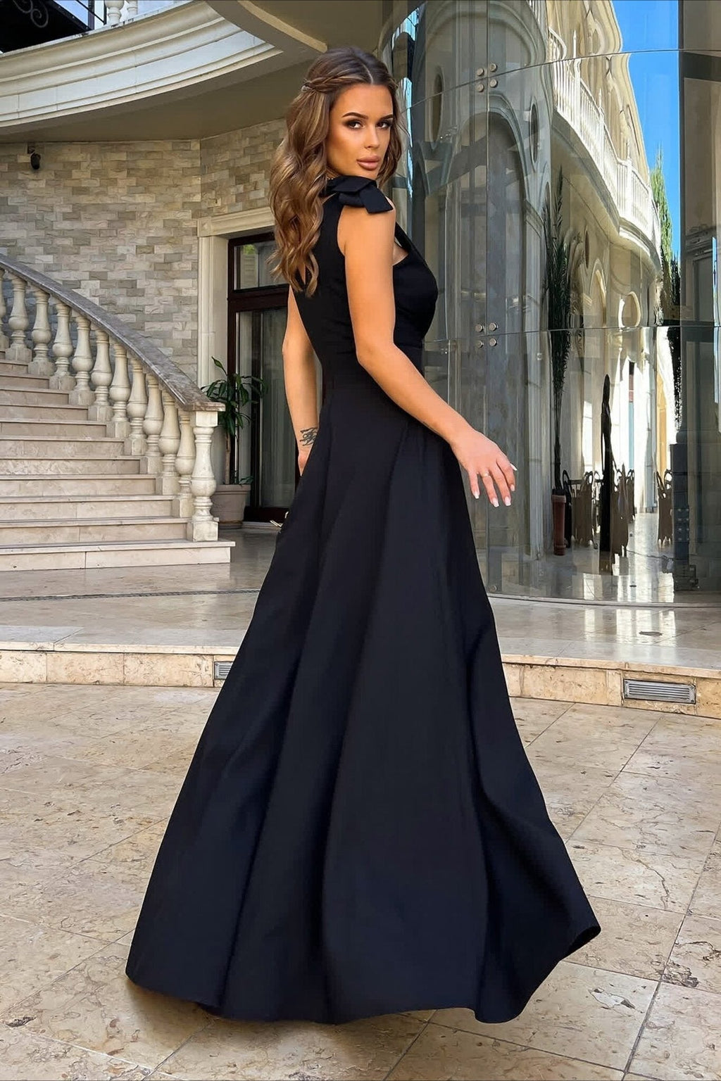 Elegant Long Sleeveless Party Dress