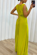 Sleeveless Boat Neck Pleated Crystal Brooch Waist High Slit Maxi Gown