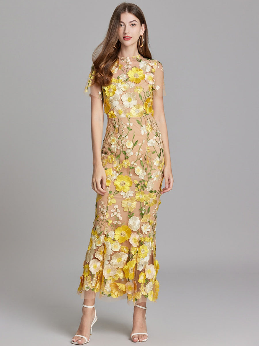Embroidered 3D Floral Fitted Waist Short-sleeved Long Dress