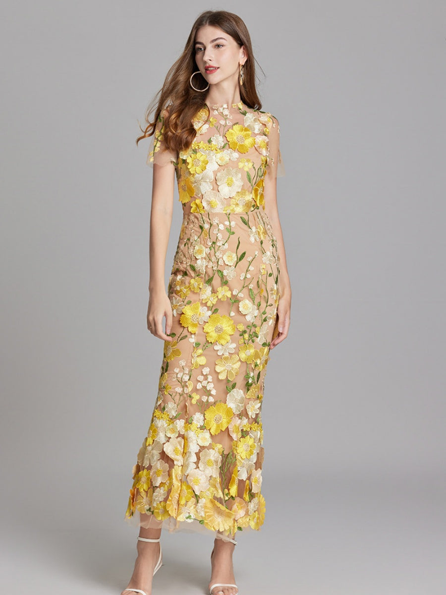 Embroidered 3D Floral Fitted Waist Short-sleeved Long Dress