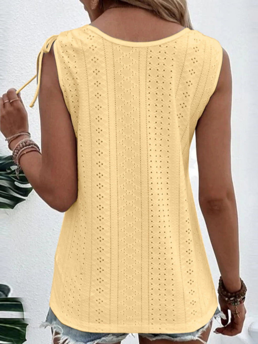 Jacquard Hollow Out Straps Buttons U-neck Vest