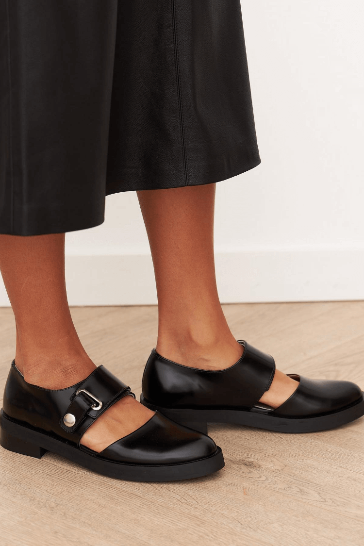 AmyVictoria | Black Buckle Loafers