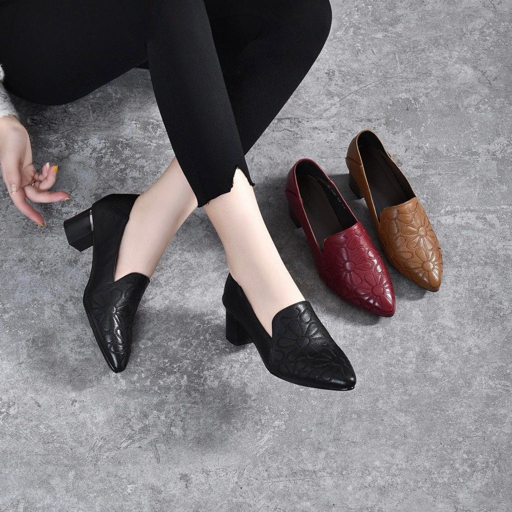 Cecilia | Floral Embossed Pumps